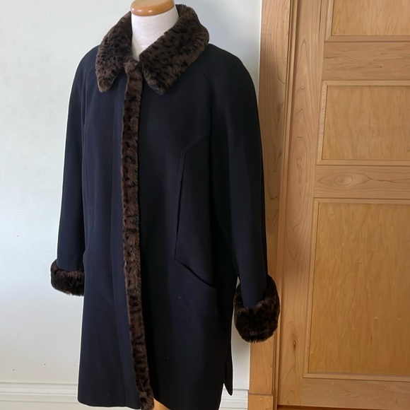 Vintage Lindor Petite Black Wool Coat With Faux Leopard Fur Trim, Size 16 - Picture 2 of 16